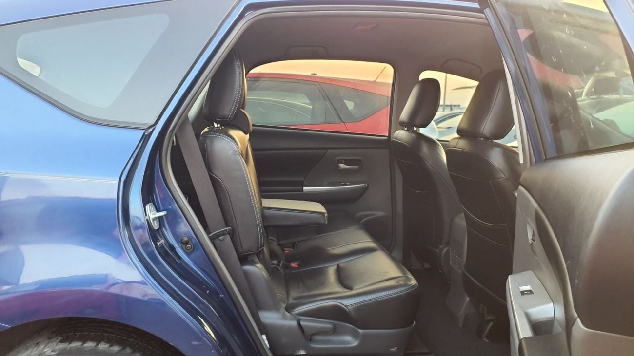 Toyota Prius Prius Alpha 7 Seater Orignal LHD