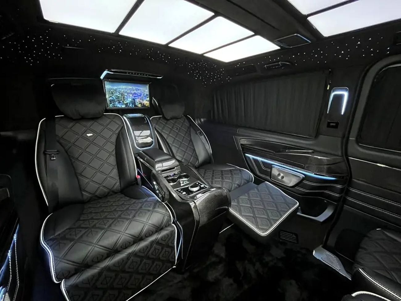 مرسيدس بنز V 300 NEW ARRIVAL 2026 MODEL VIP MERCEDES GCC V300 with ADDITIONAL REAR AC - 2 Years Warranty by VLINE