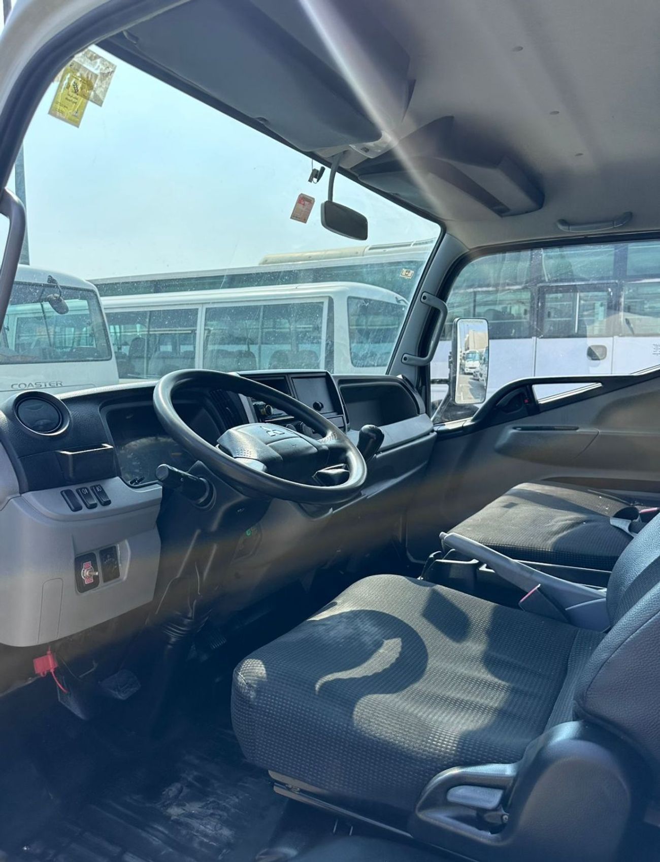 ميتسوبيشي كانتر فان