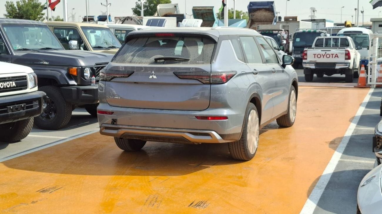 ميتسوبيشي آوتلاندر Mitsubishi Outlander P-LINE 2026 4WD
