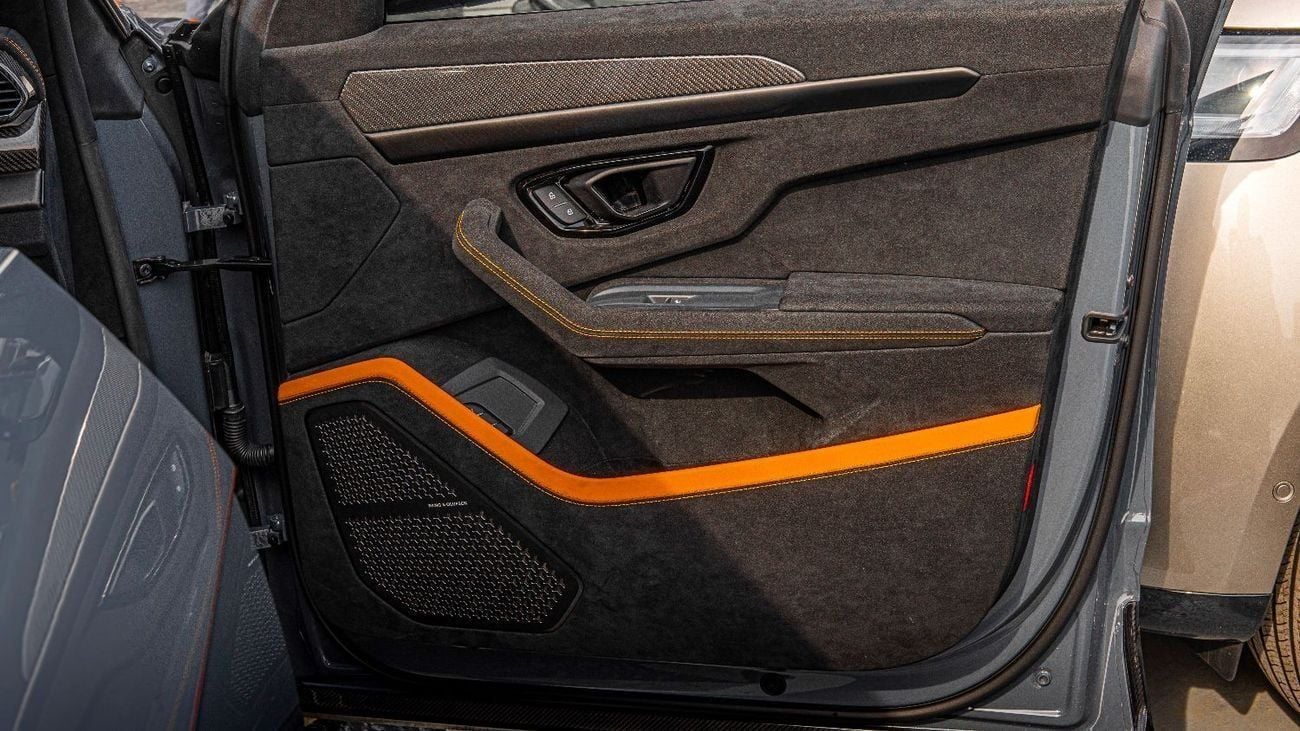 لامبورغيني اوروس 2024 Lamborghini Urus Performante | 4.0L Twin-Turbo V8 | 666 CV | 4,000 KM | Dealer Warranty