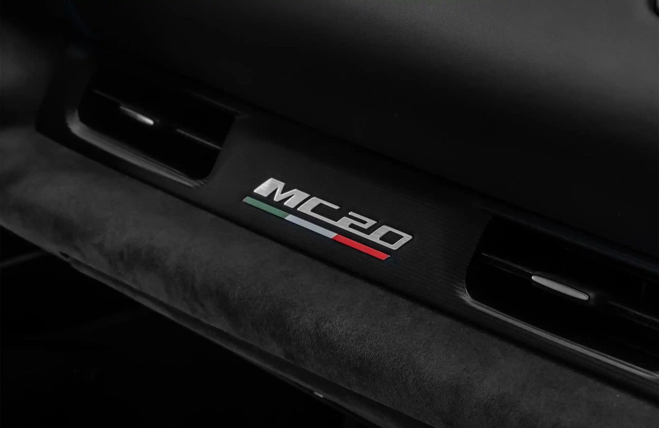 مازيراتي MC20 3.0 L Twin-Turbocharged V6 Engine