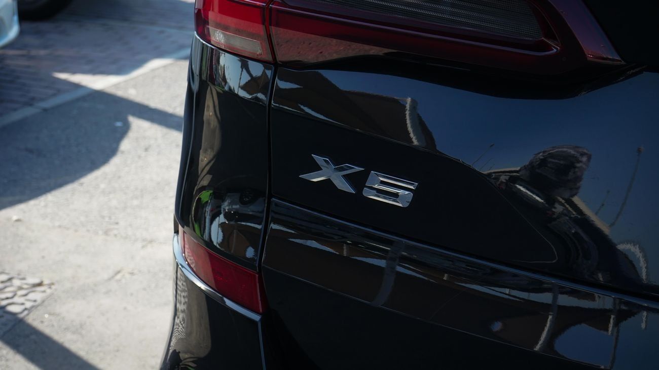 بي أم دبليو M5 X Drive 40 i