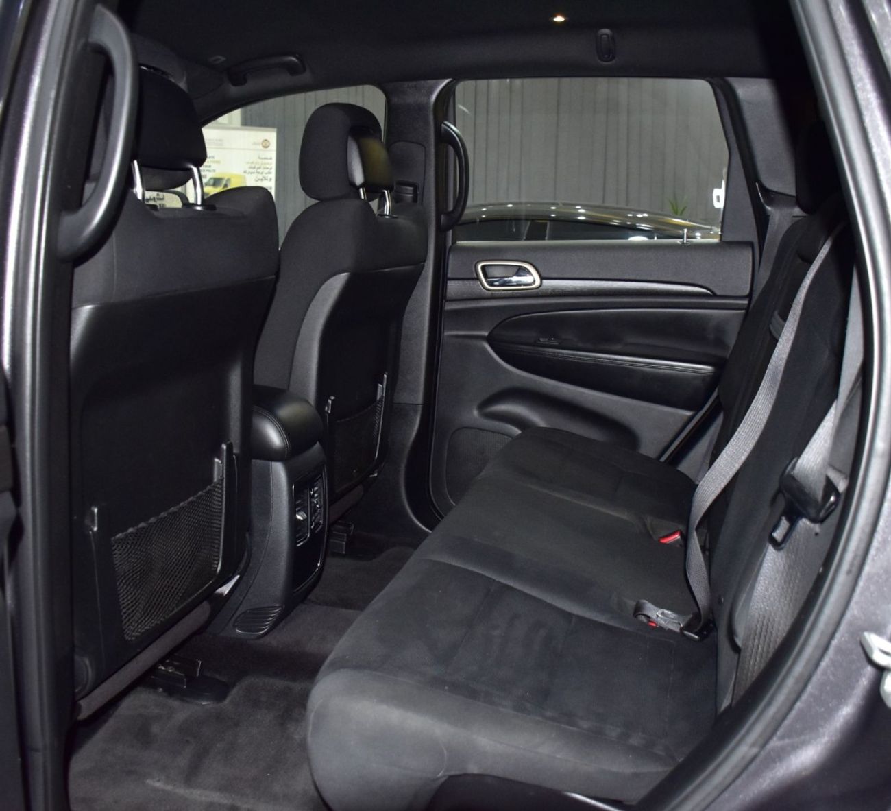 جيب جراند شيروكي EXCELLENT DEAL for our Jeep Grand Cherokee Laredo 4x4 ( 2017 Model ) in Grey Color GCC Specs