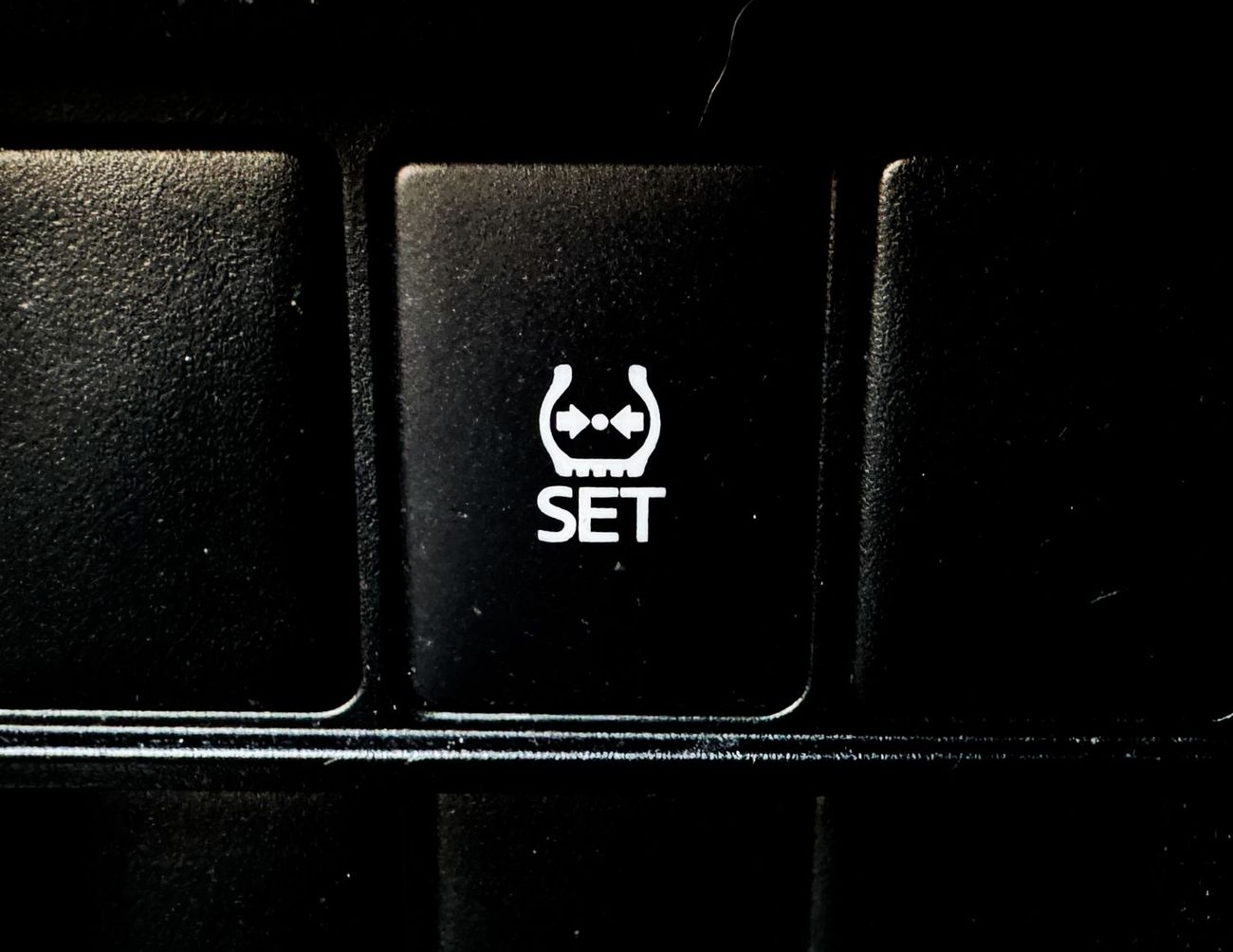 Toyota Hilux GLX Toyota Hilux Automatic | 2.7 L | 2020 | GCC | Accident-Free | In Excellent Condition | 1092 P.M