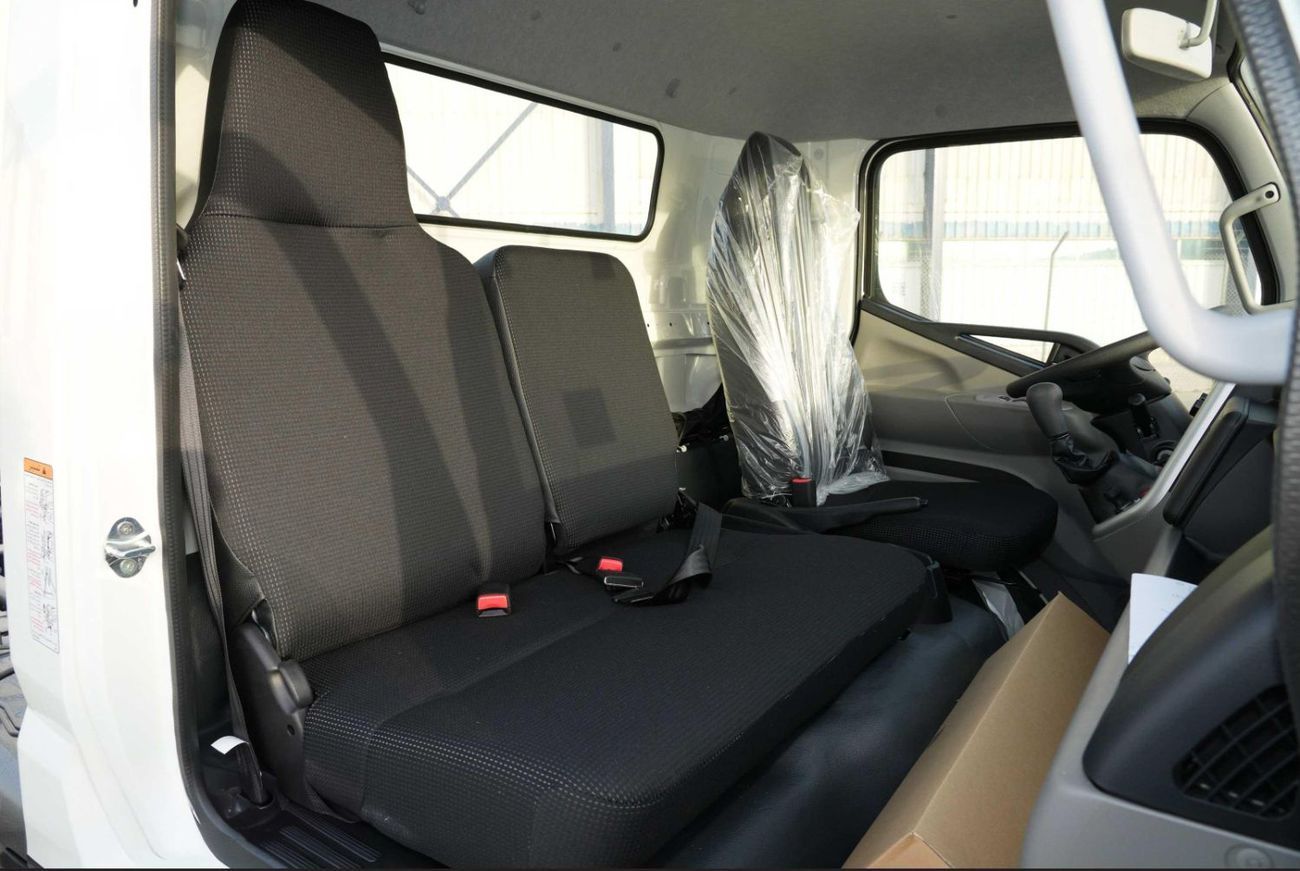 Mitsubishi Fuso Canter 4.2L CHASSIS M/T DIESEL