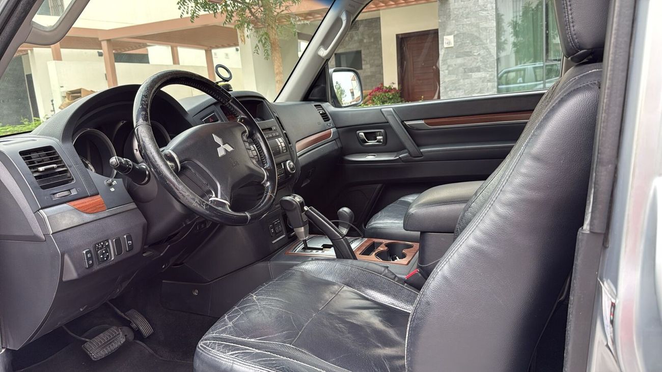 Mitsubishi Pajero GLS Highline 3.8L (241 HP)