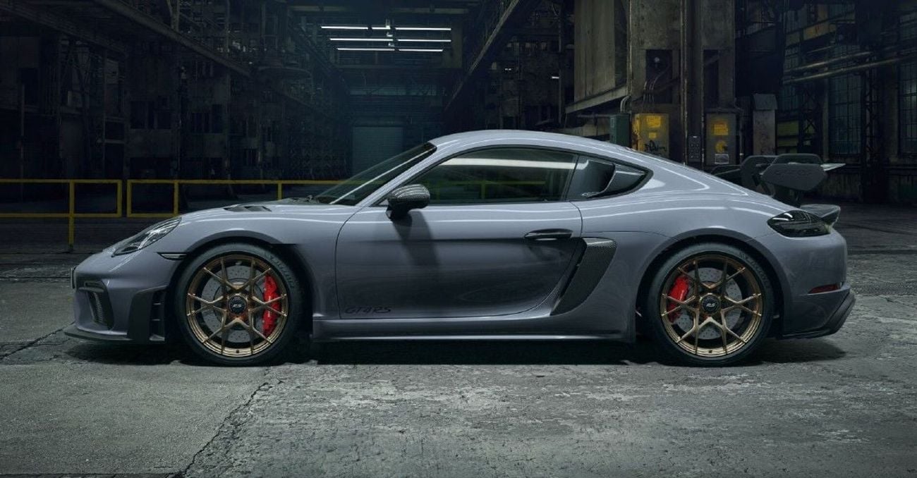 بورش كايمان 718 GT4 RS 4.0L (493 HP) A/T - Weissach