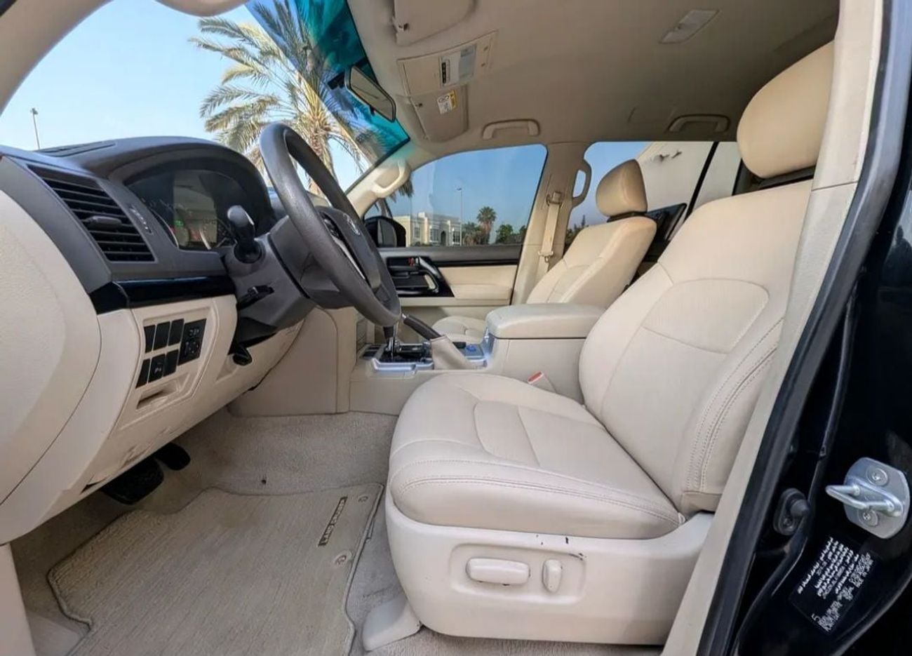 Toyota Land Cruiser GXR Toyota landcruise 2020Model Facelifted 2025 GXR 4.0L V6 petrol Engine Colour Black push start Transm