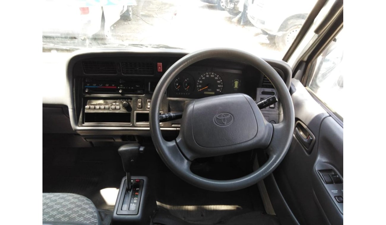 تويوتا هاياس Hiace Commuter RIGHT HAND DRIVE (Stock no PM 302 )