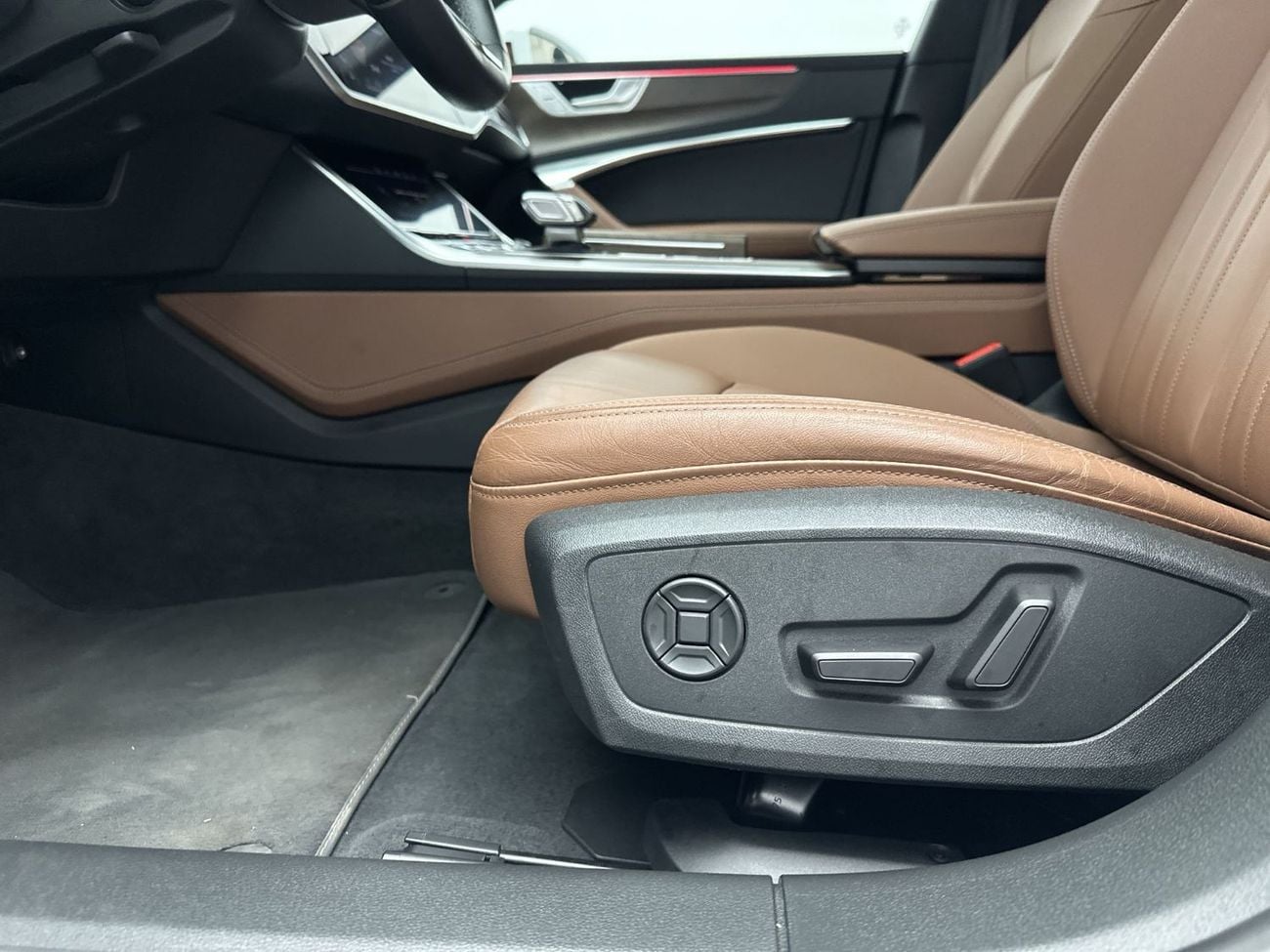 أودي A7 45 TFSI quattro 2.0L A7 Sportback 45 TFSI quat 245hp (Ref# 38733)