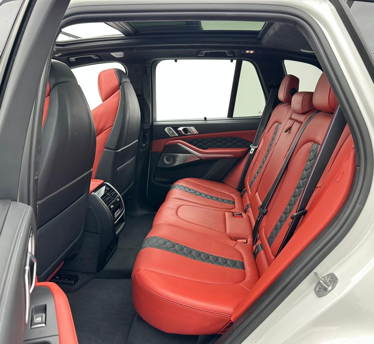 بي أم دبليو X5 M 2022 BMW X5M Competition, Dec/2026 BMW Warranty + Service Contract, BMW Full Service History, GCC