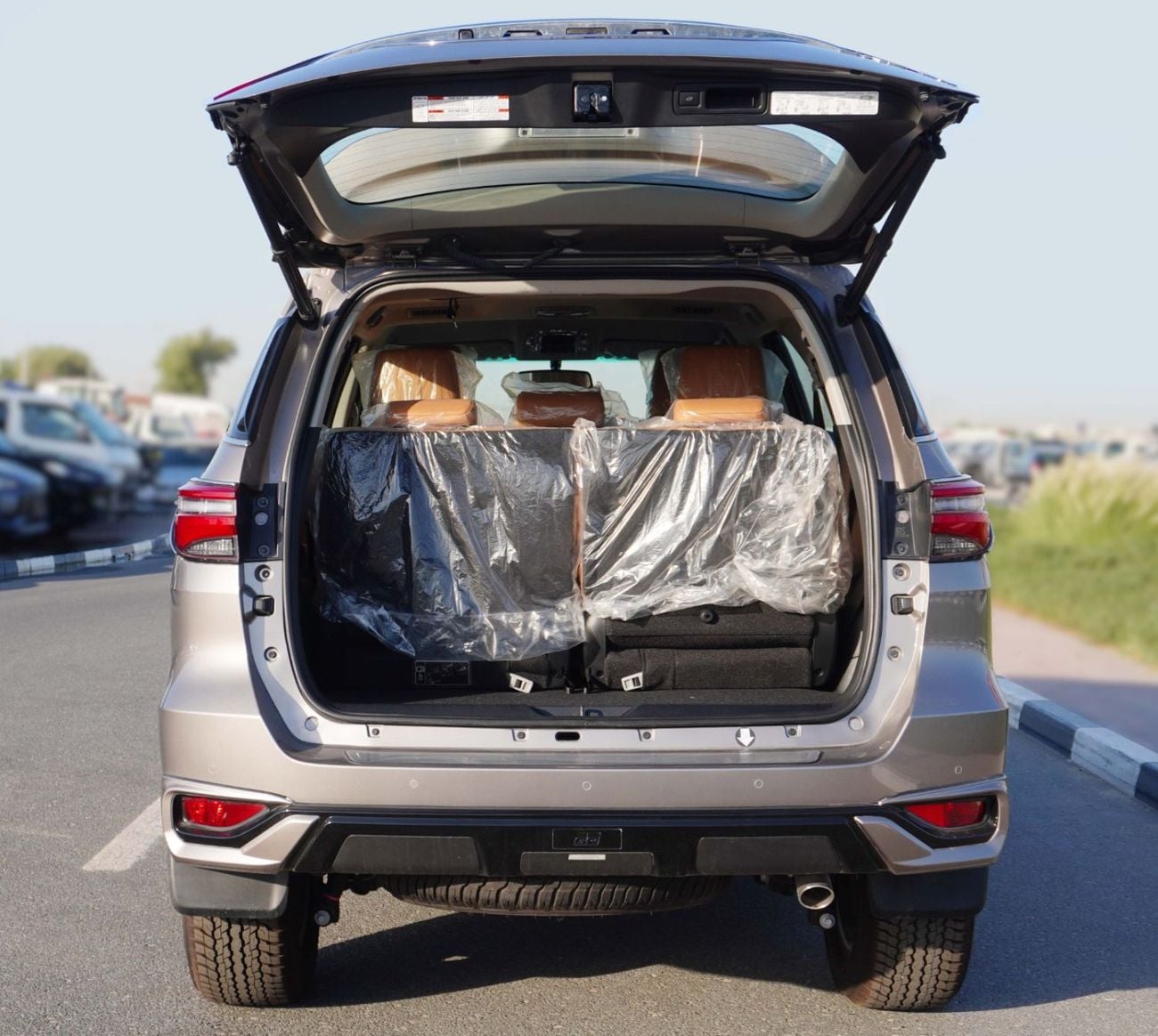Toyota Fortuner SR5 , 4.0L , PETROL 2026