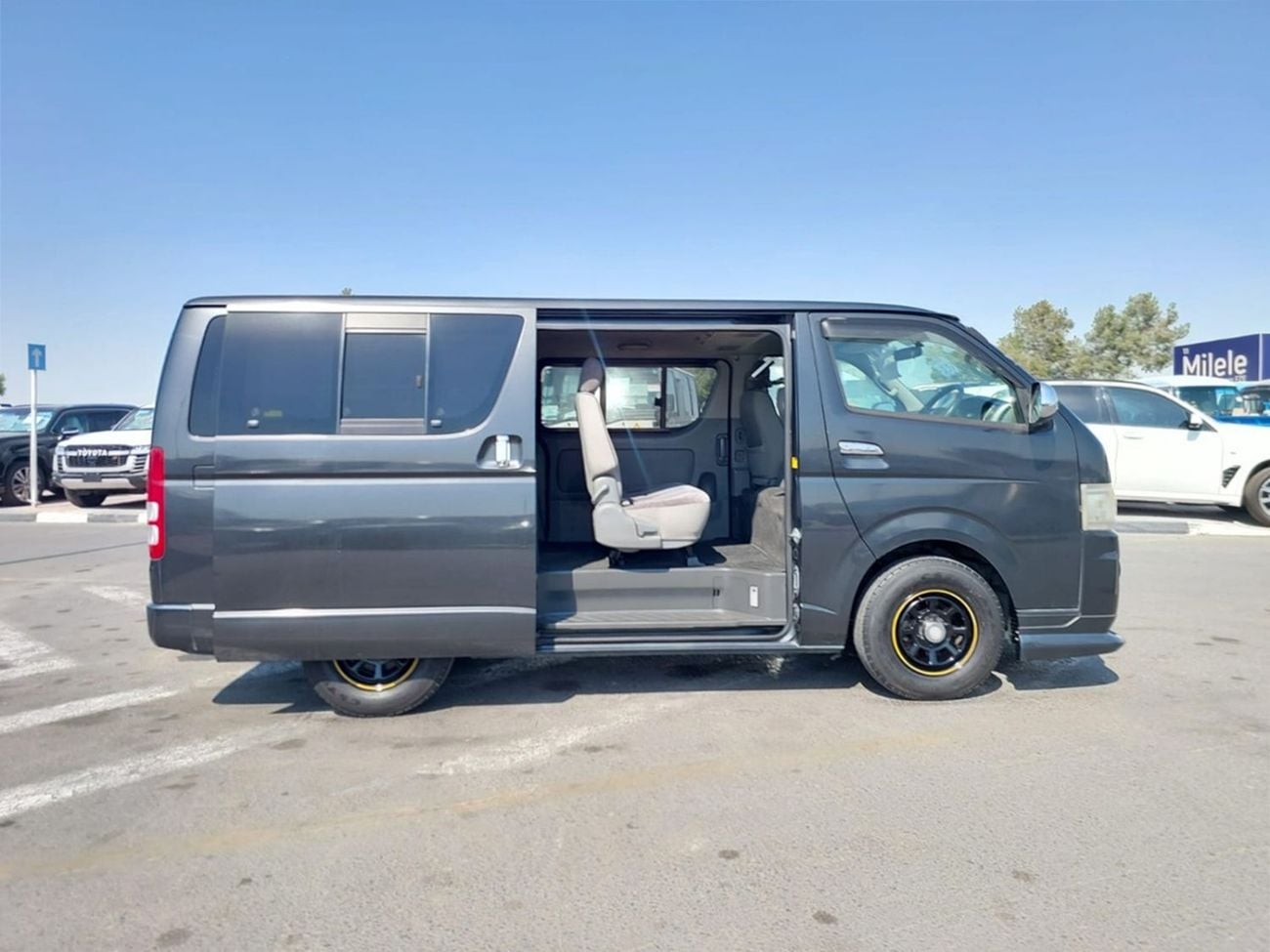 تويوتا هاياس (RAMADAN OFFER) TOYOTA HIACE VAN RHD 2005 MODEL 2.0 L PETROL AUTOMATIC(PM26783)