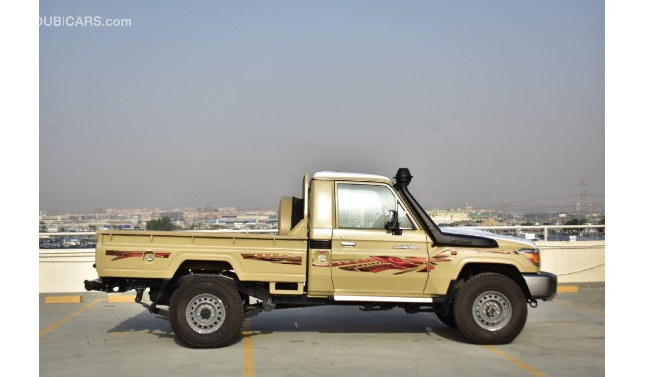 تويوتا لاند كروزر بيك آب 79 Single Cab Pickup Dlx V8 4.5l Diesel 4wd Manual Transmission