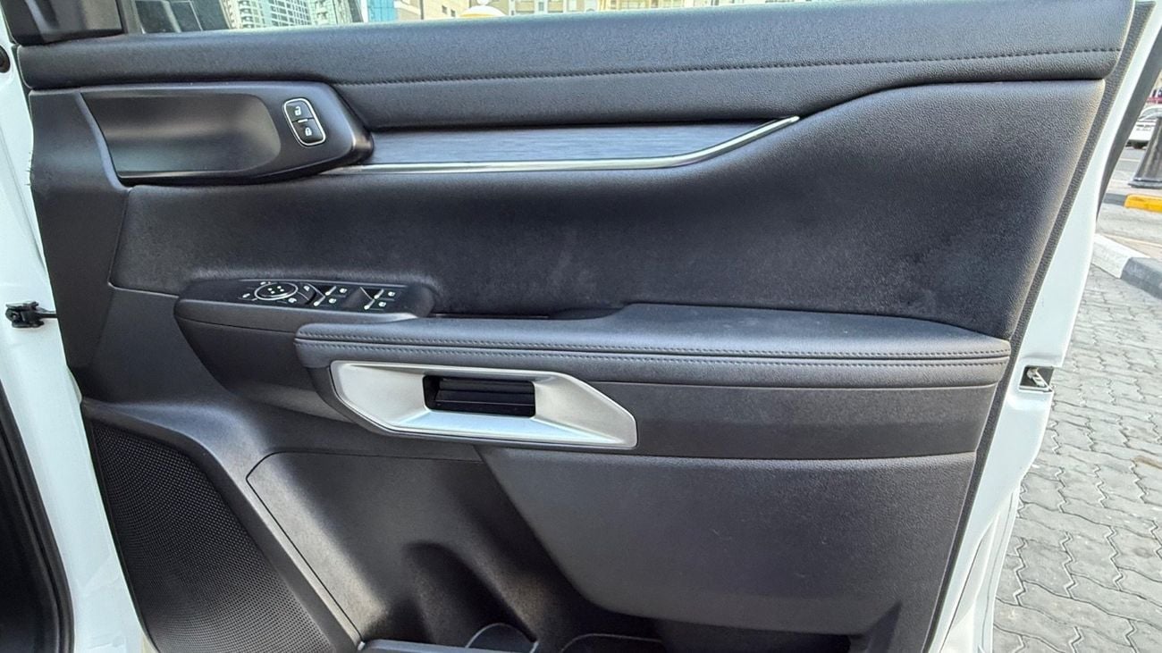 فورد ايفرست Trend 2.0 Liter Bi- Turbo Right Hand Drive