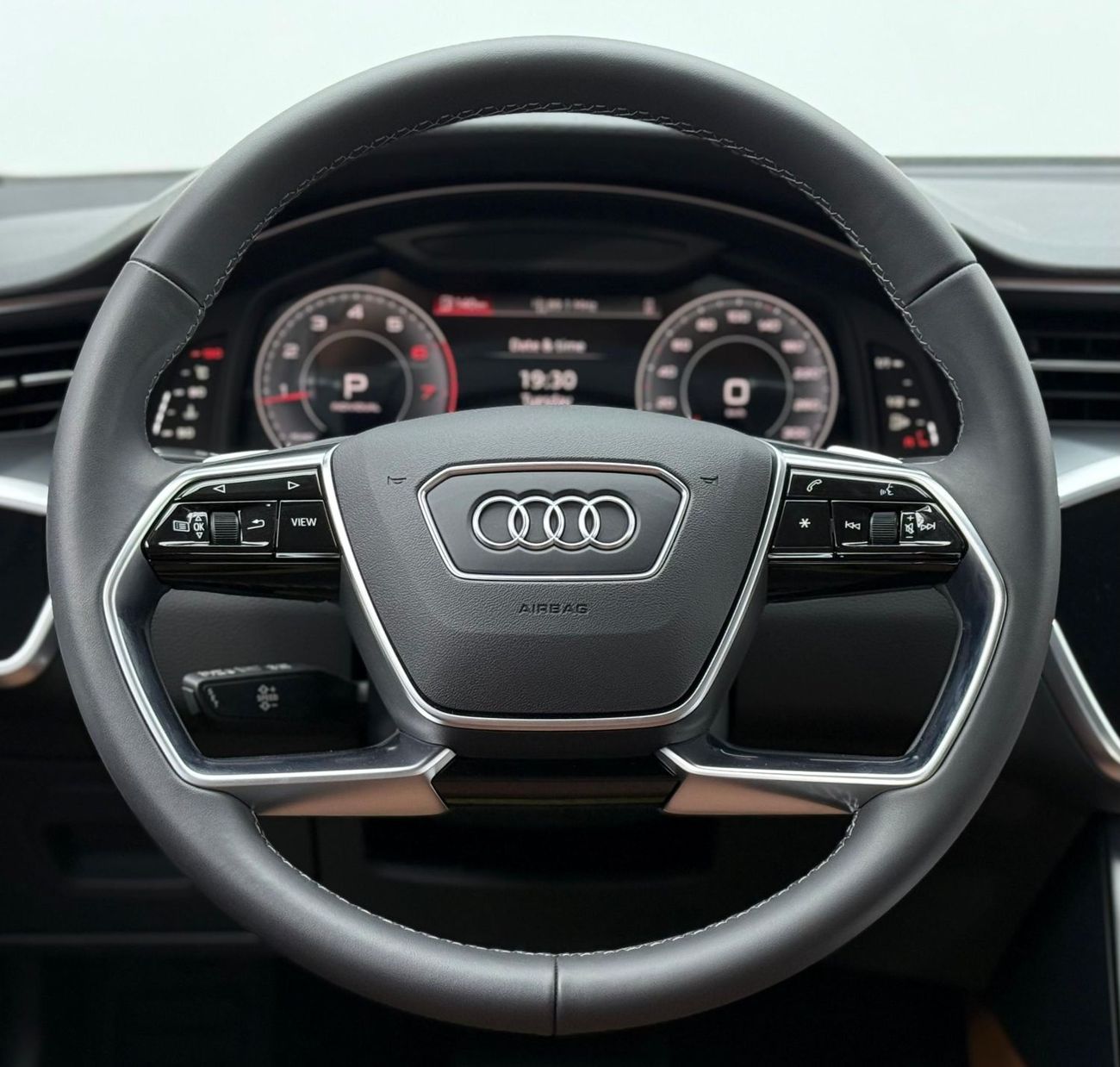 أودي A6 *Brand New* 2025 Audi A6 40 TFSI, 5 Years Audi Warranty, 3 Years Audi Service Pack, Delivery Km, GCC