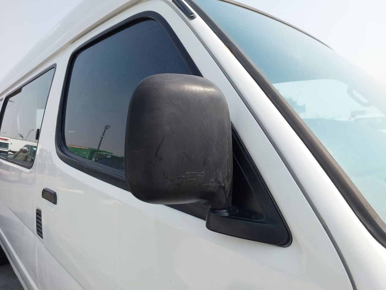 تويوتا هاياس TOYOTA HIACE COMMUTER VAN RHD 2001 MODEL 3.0 L DIESEL MANUAL(PM08349)