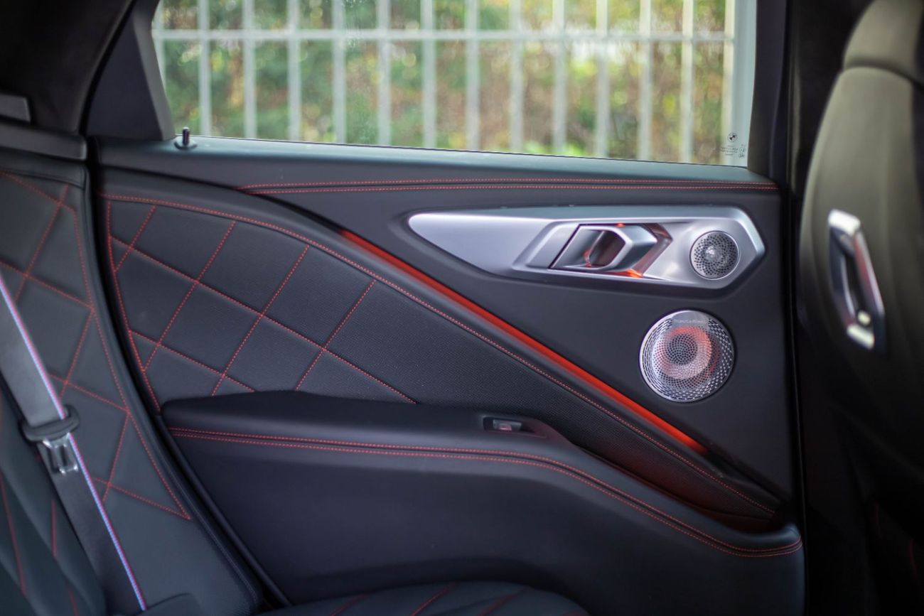 BMW XM 2024 BMW XM – Pure Power. Bold Design.    2024 | 10,000 K 4.4L Twin-Turbo V8 + Electric – 653 HP | 0