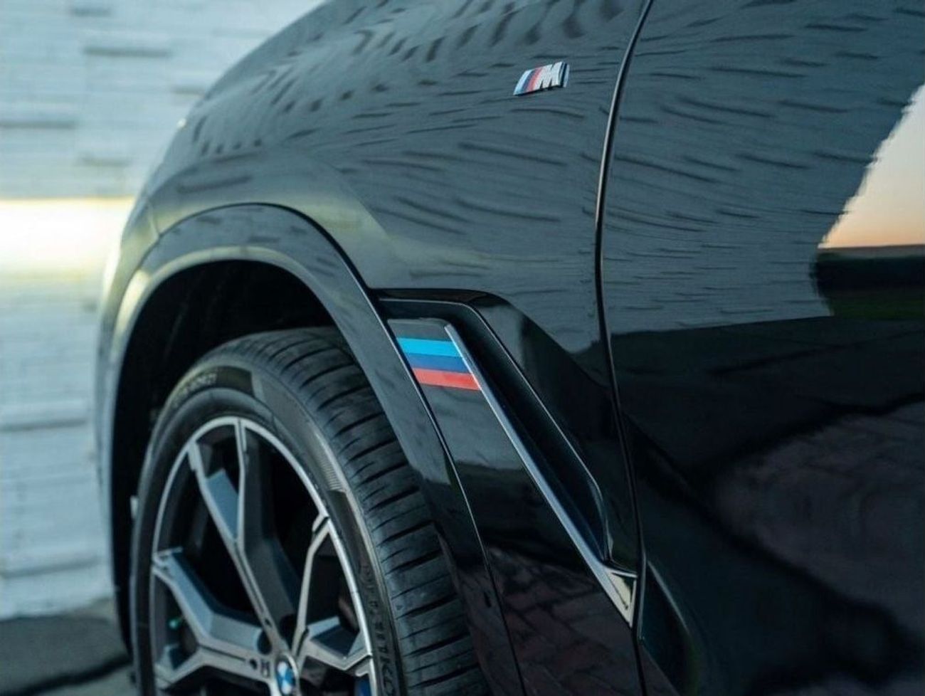 BMW X6 xDrive 40i 3.0L AED 3,145 • X6 XDRIVE 40i • 3.0L TURBO I6 • OFFICIAL BMW WARRANTY AND FULL SERVICE H