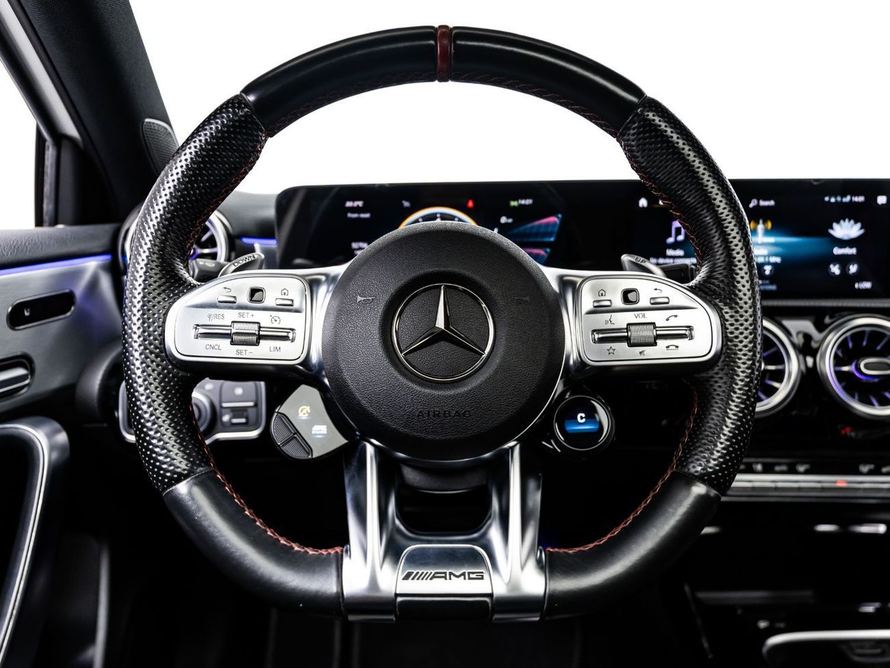 مرسيدس بنز A 35 AMG Premium + 2.0L