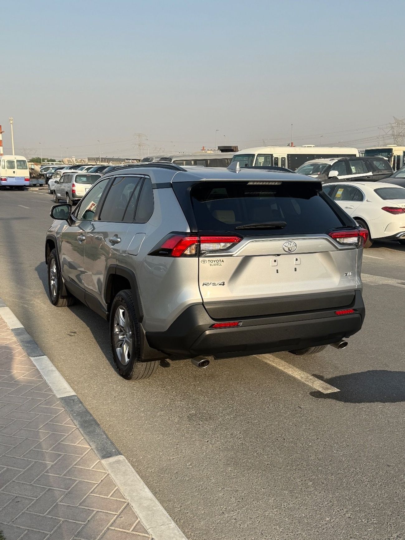 Toyota RAV4 RAV4 XLE Full option