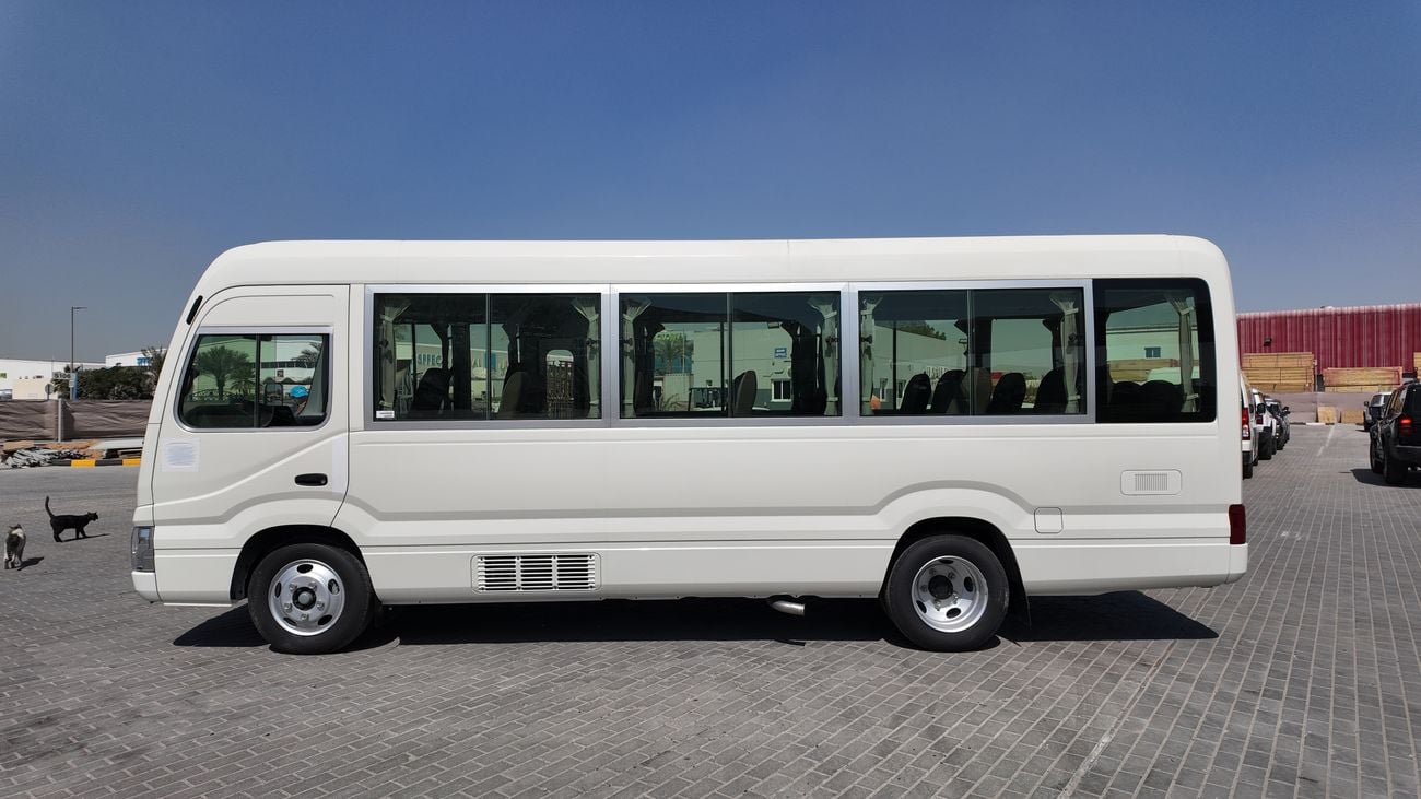 Toyota Coaster 29 Seater  | 4.0 Diesel MT | SNORKEL | 3 POINT BELT SYSTEM