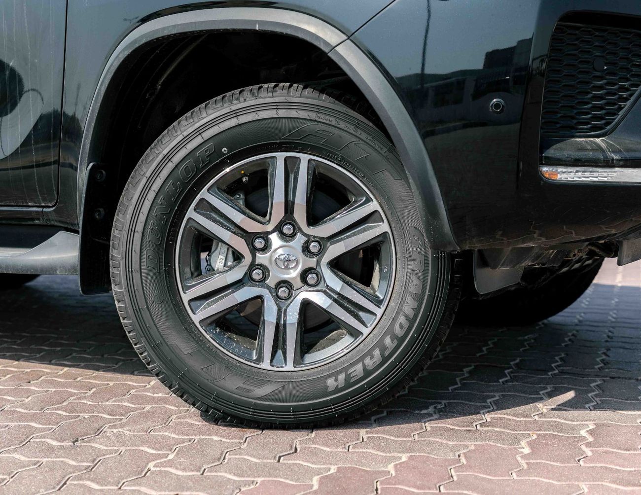 Toyota Fortuner 2025 Toyota Fortuner Low 2.7L - Attitude Black Inside Chamois | Export Only