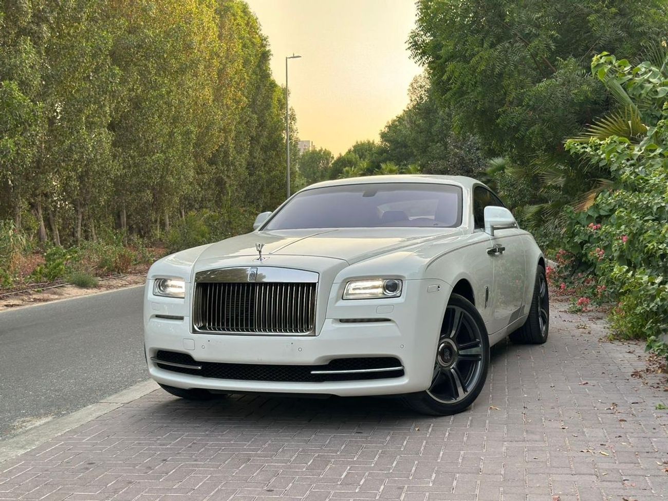 رولز رويس واريث Rolls Royce Wraith | 2015 | V12 | GCC | Service History