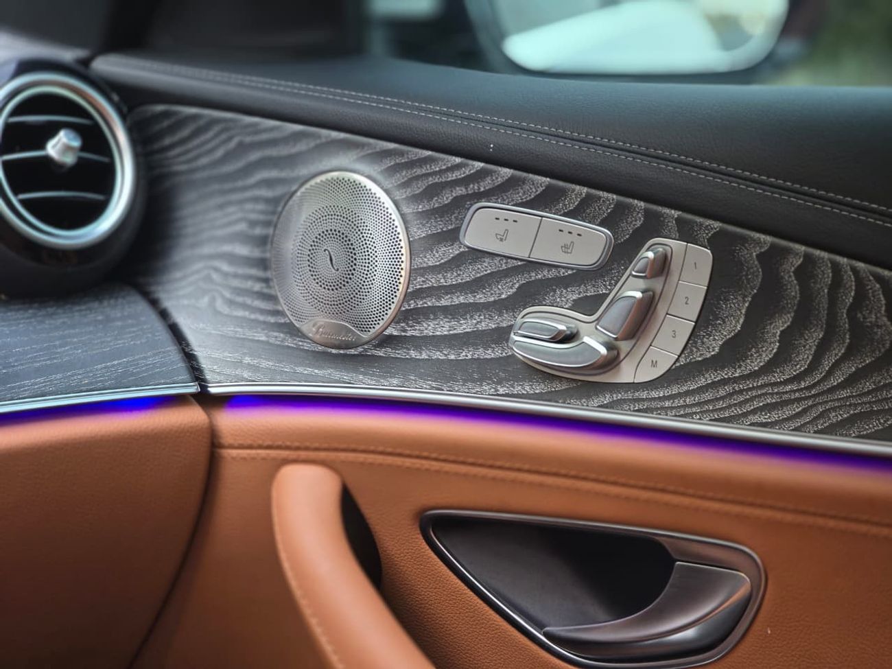 مرسيدس بنز E 350 MERCEDES E-350 KOREAN 2022 ORGINAL PAINT // ACCIDENT FREE // PERFECT CONDITION // LOW MILEAGE