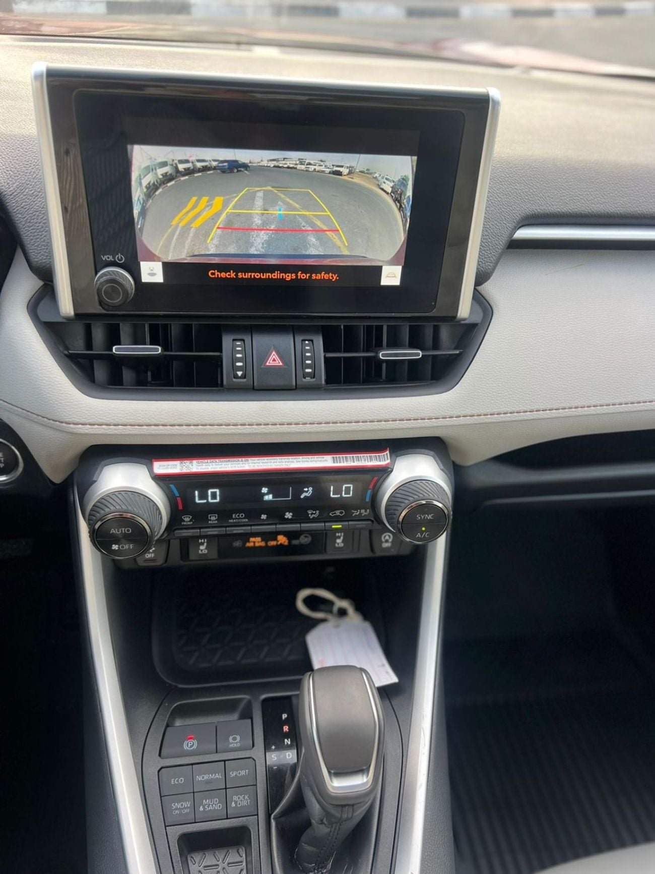 Toyota RAV4 2025 Toyota Rav4 XLE Full Option 2.5L V4 - Rear Camera  - Leather Seat - AWD 4x4 - Push Start - Low