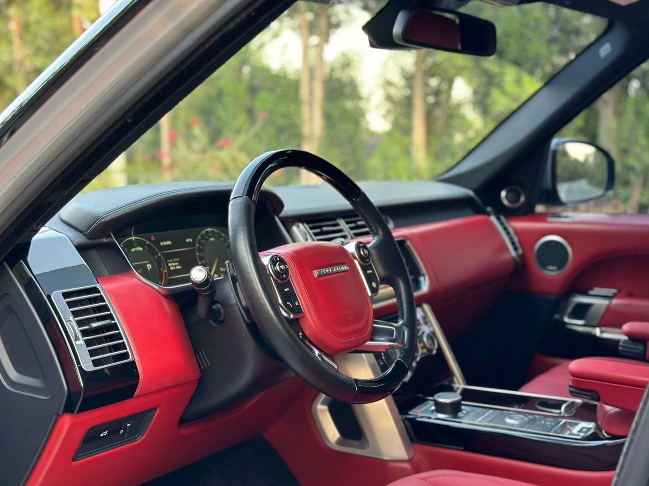 Land Rover Range Rover Vogue SE 5.0L V8 510 hp - Supercharged - 2015 - One Owner - Perfect Condition