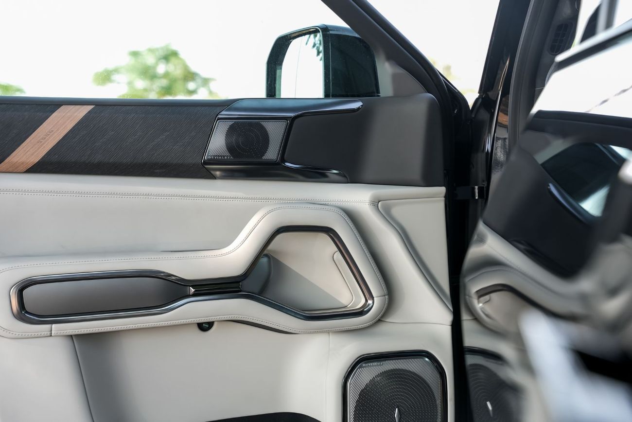 BYD Leopard 8 2025 Leopard 8  NEW Flagship 5-seates AWD Black in White 0Km