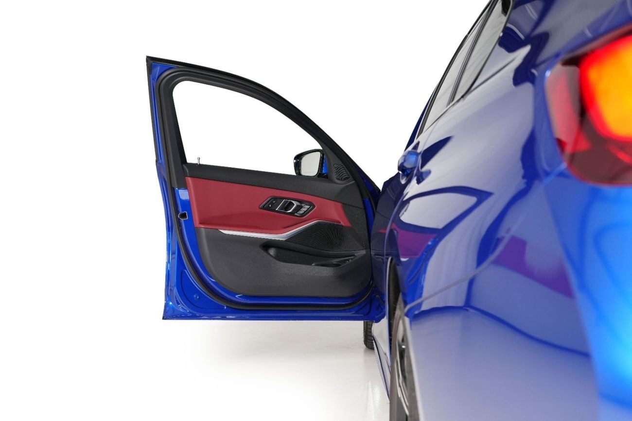 BMW 320i  M Sport Package Under Agency Warranty Service Contract