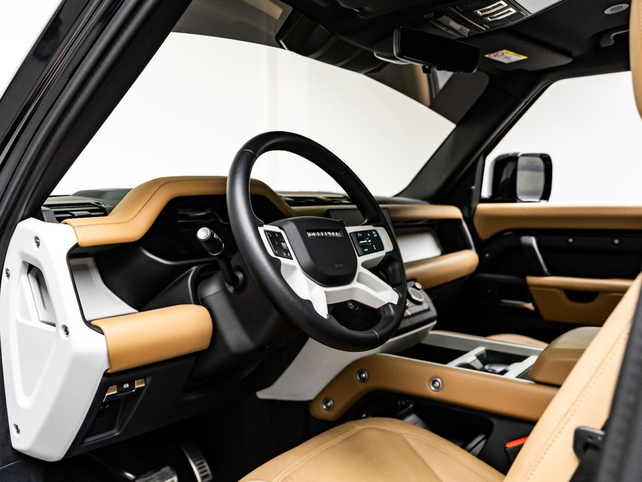 Land Rover Defender P400 110 X-Dynamic HSE 3.0L (5 Seater) 2025 Land Rover Defender 110 HSE P400, 2029 Land Rover Warran