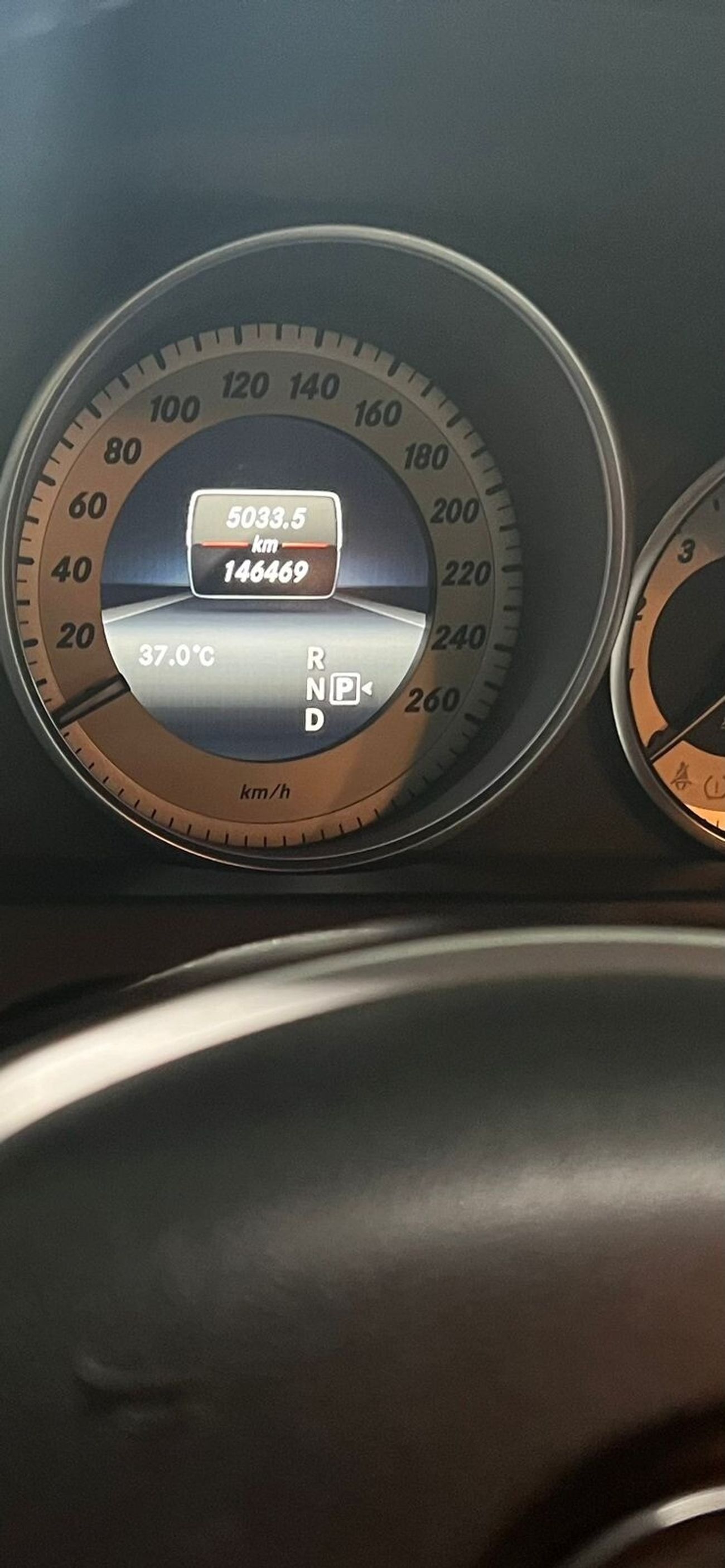 مرسيدس بنز E 250 Std 2.0L