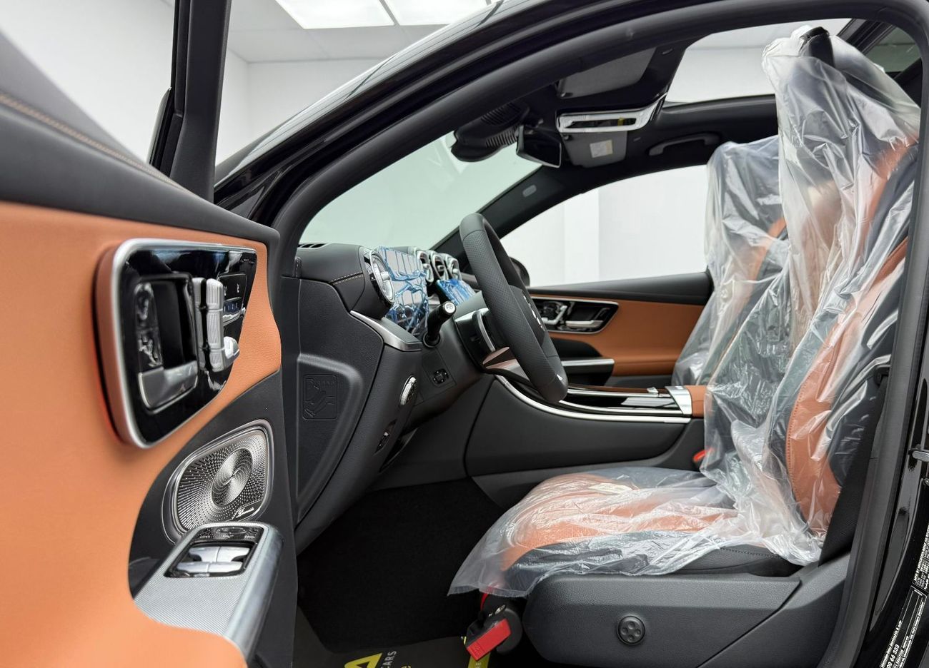 مرسيدس بنز GLC 200 4Matic *Brand New* 2025 Mercedes Benz GLC 200 AMG 4MATIC Premium Plus, 5 Years Mercedes Warranty, GC