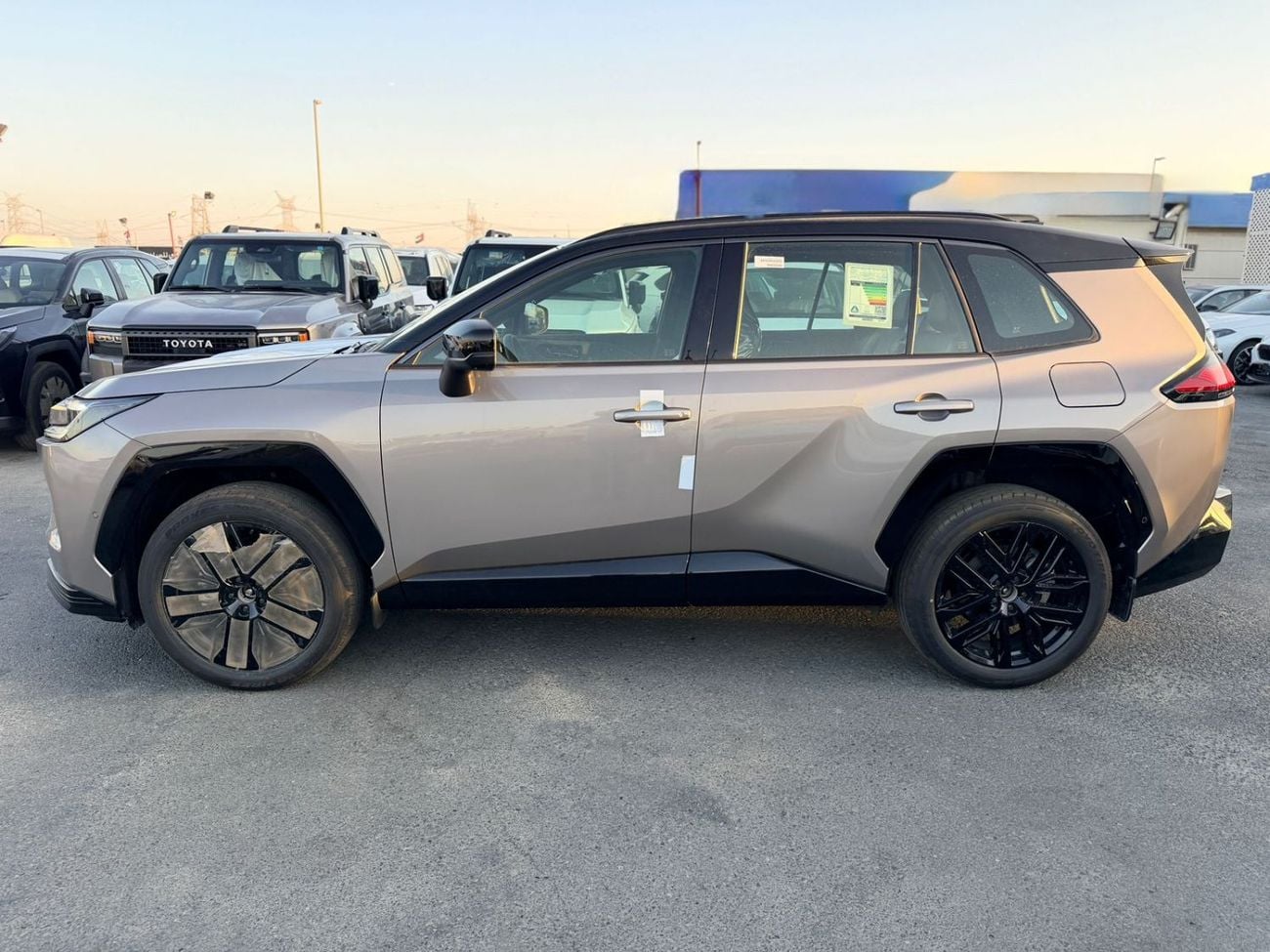 Toyota RAV4 Toyota Rav4 2026 2.5L Hybrid petrol Gcc saudi spec XSE Black edition 360⁰camera Bluetooth system cru