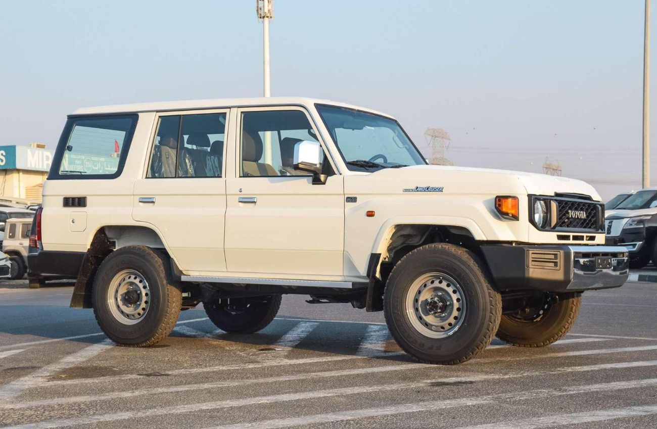 تويوتا لاند كروزر 70 TOYOTA LAND CRUISER 76 4.0L V6 AT  4WD 5DOOR SUV 2025