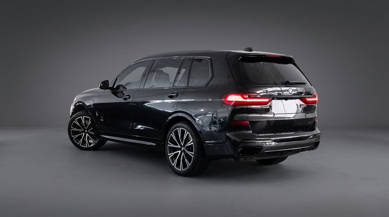 BMW X7 M50i