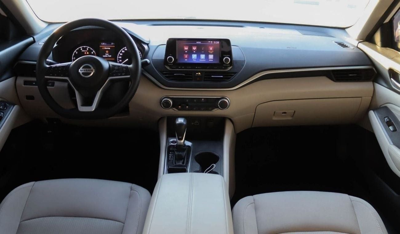 Nissan Altima 2.5 S nissan altima 2.5L 2021 GCC  accident-free in excellent condition 837 P.M