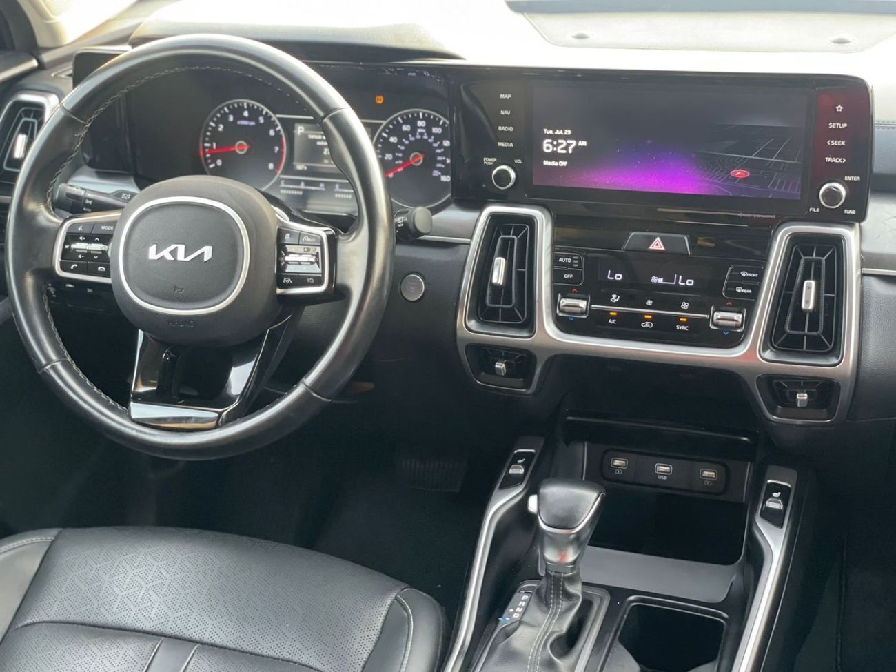 كيا سورينتو 2022 Kia Sorento EX 2.5L V4 - Push Start 7 Leather Seats - Front Back Radar - Full Screen -