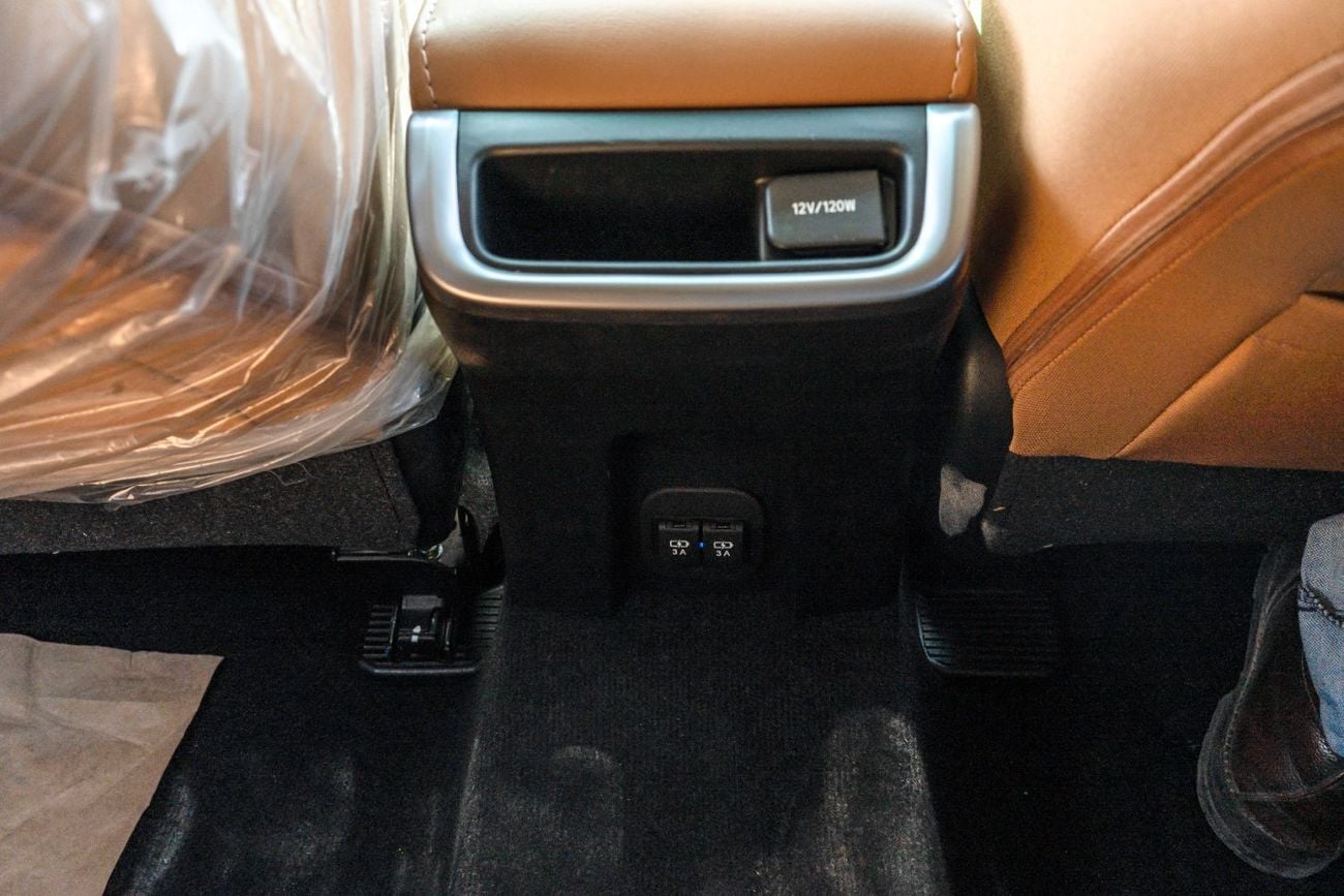 تويوتا فورتونر VXR 2026 Toyota Fortuner VX 4.0L AT Petrol (White-Tan)