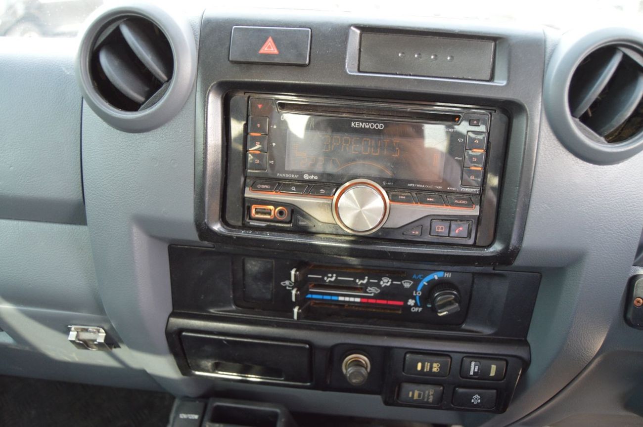 Toyota Land Cruiser Pick Up GX