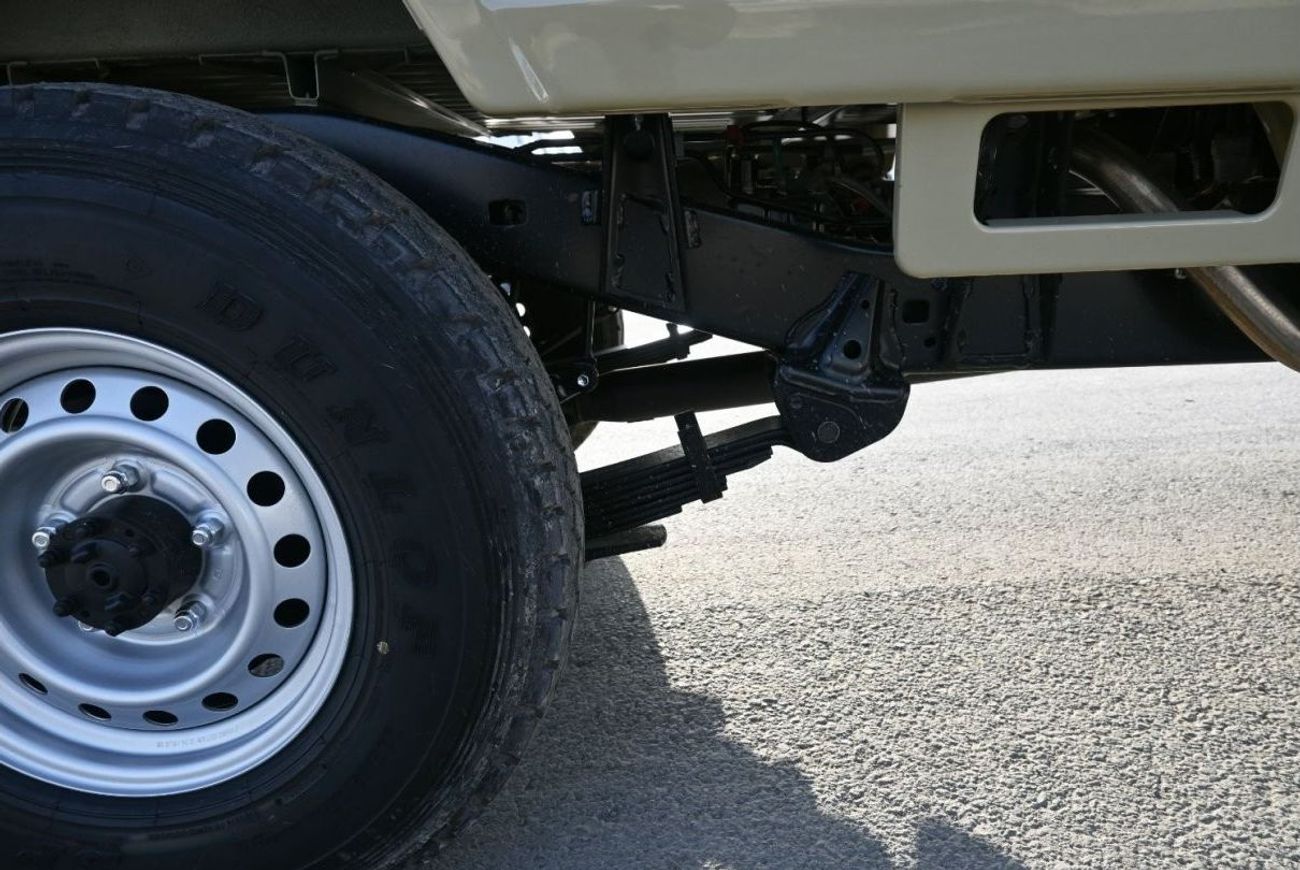 تويوتا لاند كروزر بيك آب تويوتا لاند كروزر 2024 بنزين 4.0L