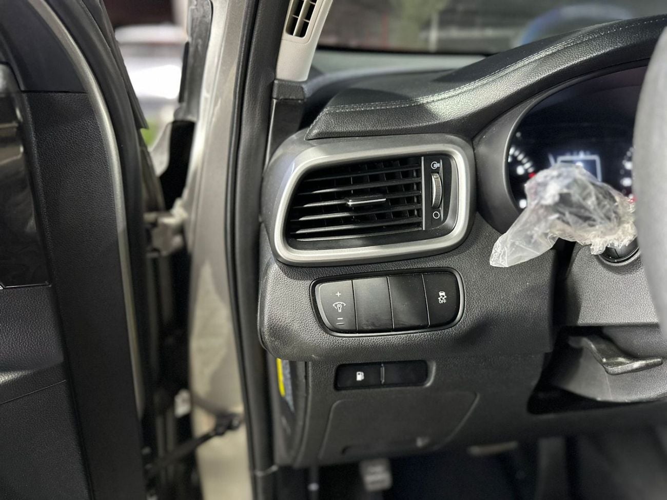 كيا سورينتو Base 2.4L FWD