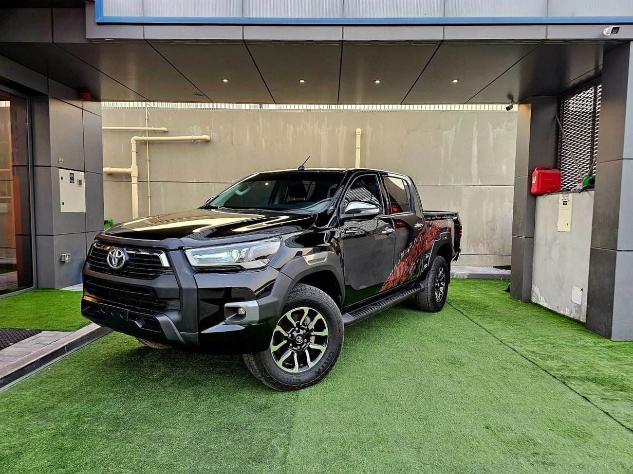 Toyota Hilux ADVENTURE HILUX DIESEL / AUTOMATIC / ADVENTURE BODY / ONLY 6500 KMS