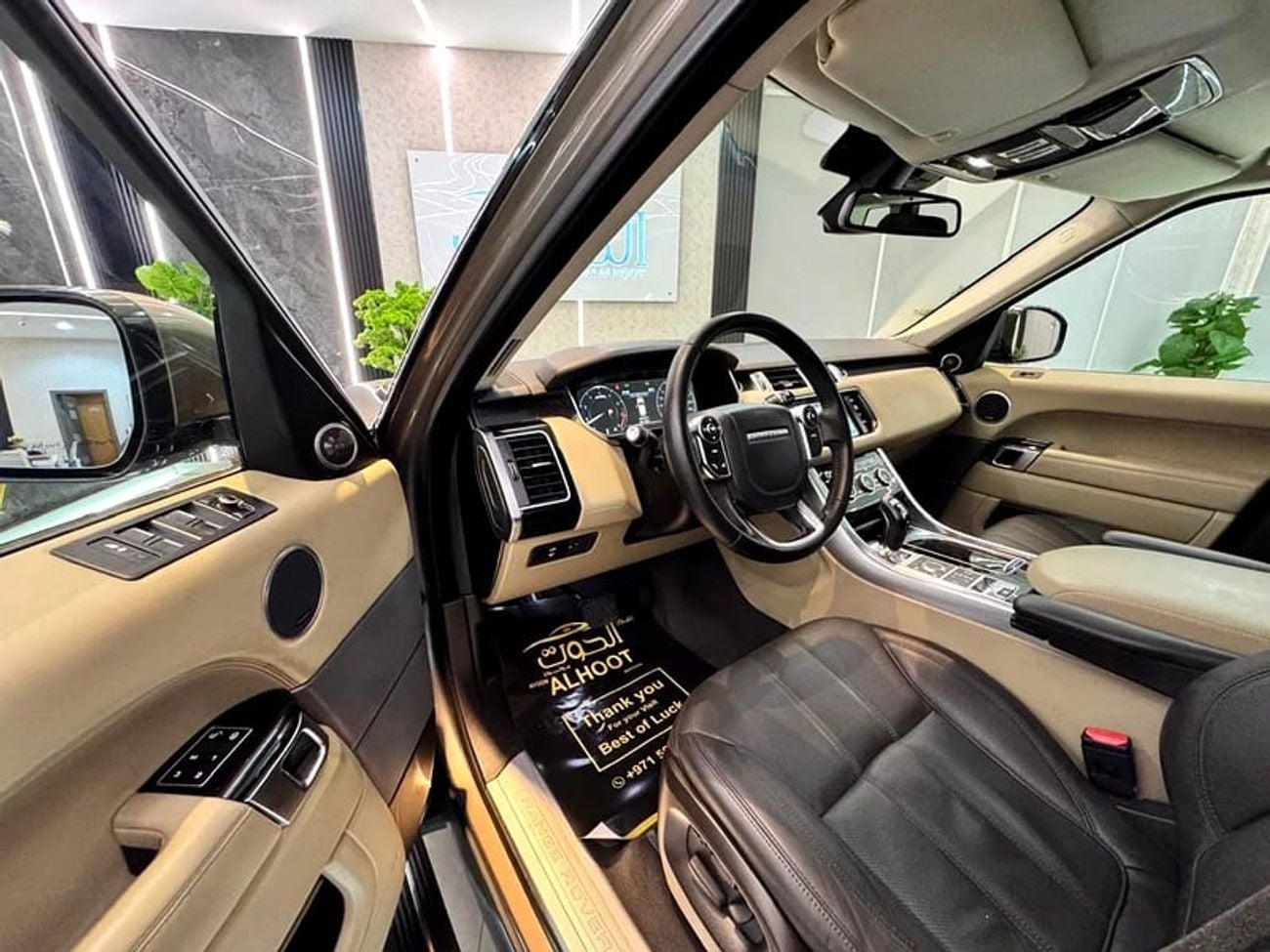 Land Rover Range Rover Sport SUPERCHARGED || GCC II FULLY LOADED || FOOTSTEPS || GIVEN WARRANTY