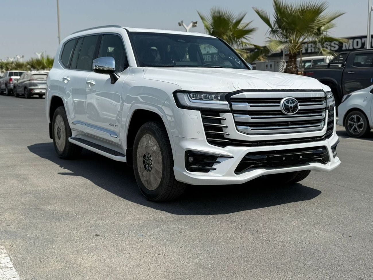 Toyota Land Cruiser LAND CRUISER VXR . A/T . Petrol 3.5L Twin Turbo 4x4 . 7 Seats 2026 Model