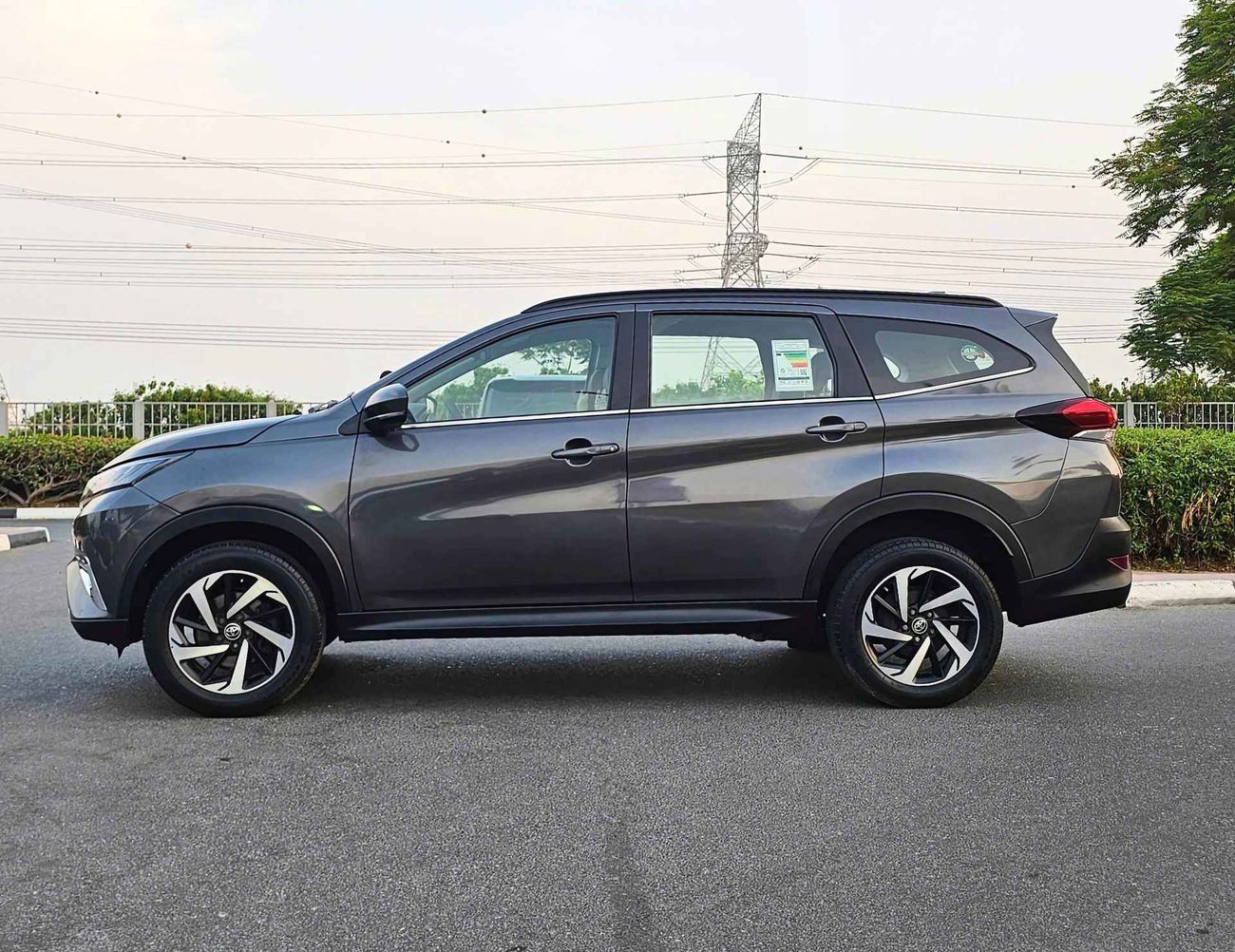 تويوتا راش EX GCC/LEATHER SEATS/NON ACCIDENT/1.5L V4/ EXPORT ONLY / LOT#006559